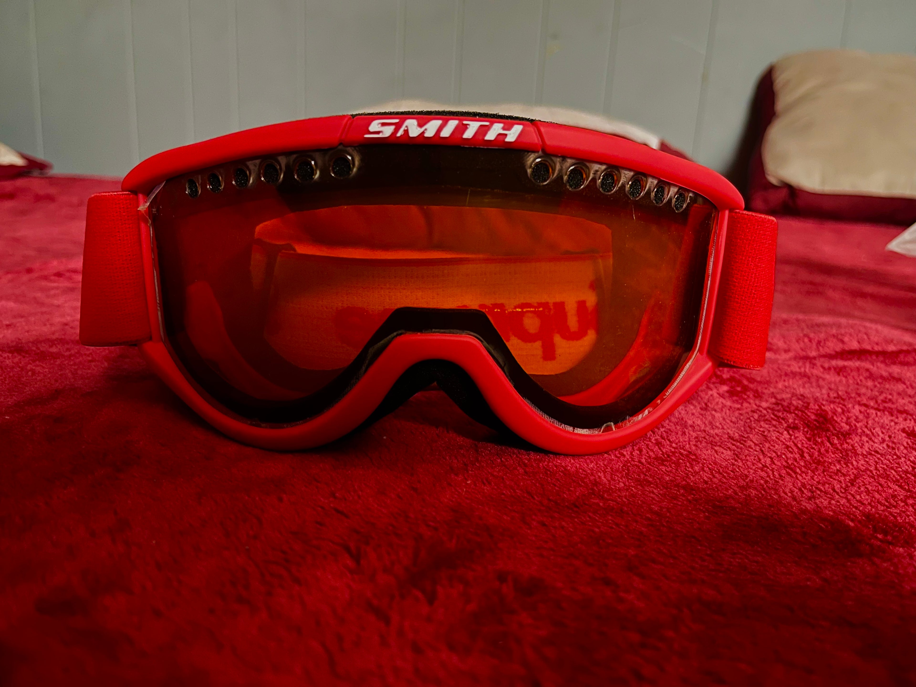 Supreme x Smith Red Ski Goggles – Limited Edition