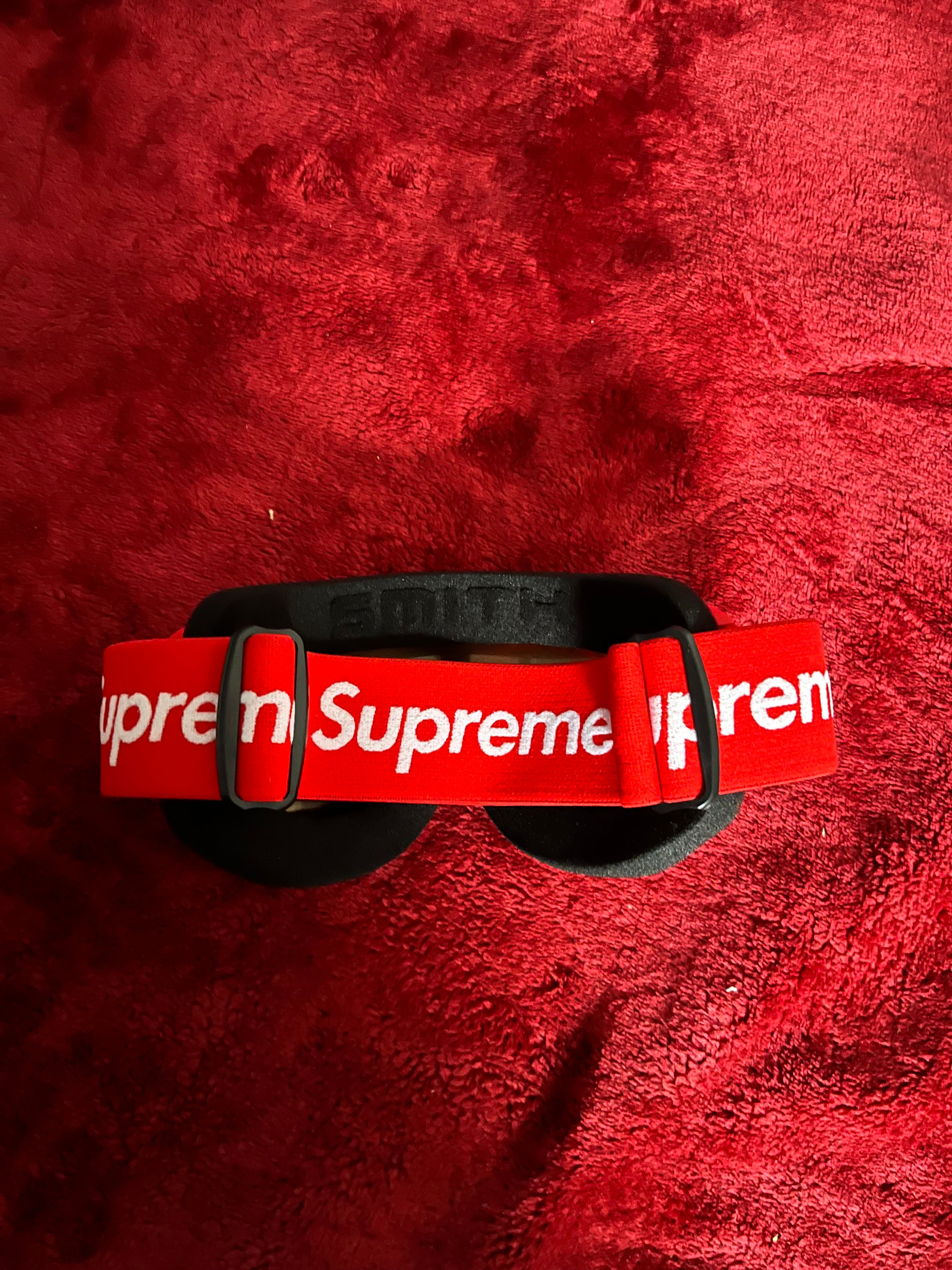 Supreme x Smith Red Ski Goggles – Limited Edition